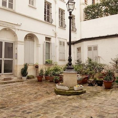 Montmartre abbesses-artist village Paris Extérieur photo